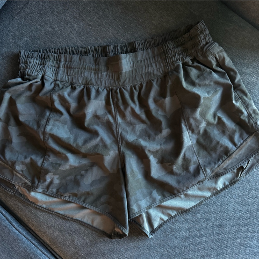 Lululemon Hotty Hot 4 inch Camo Shorts